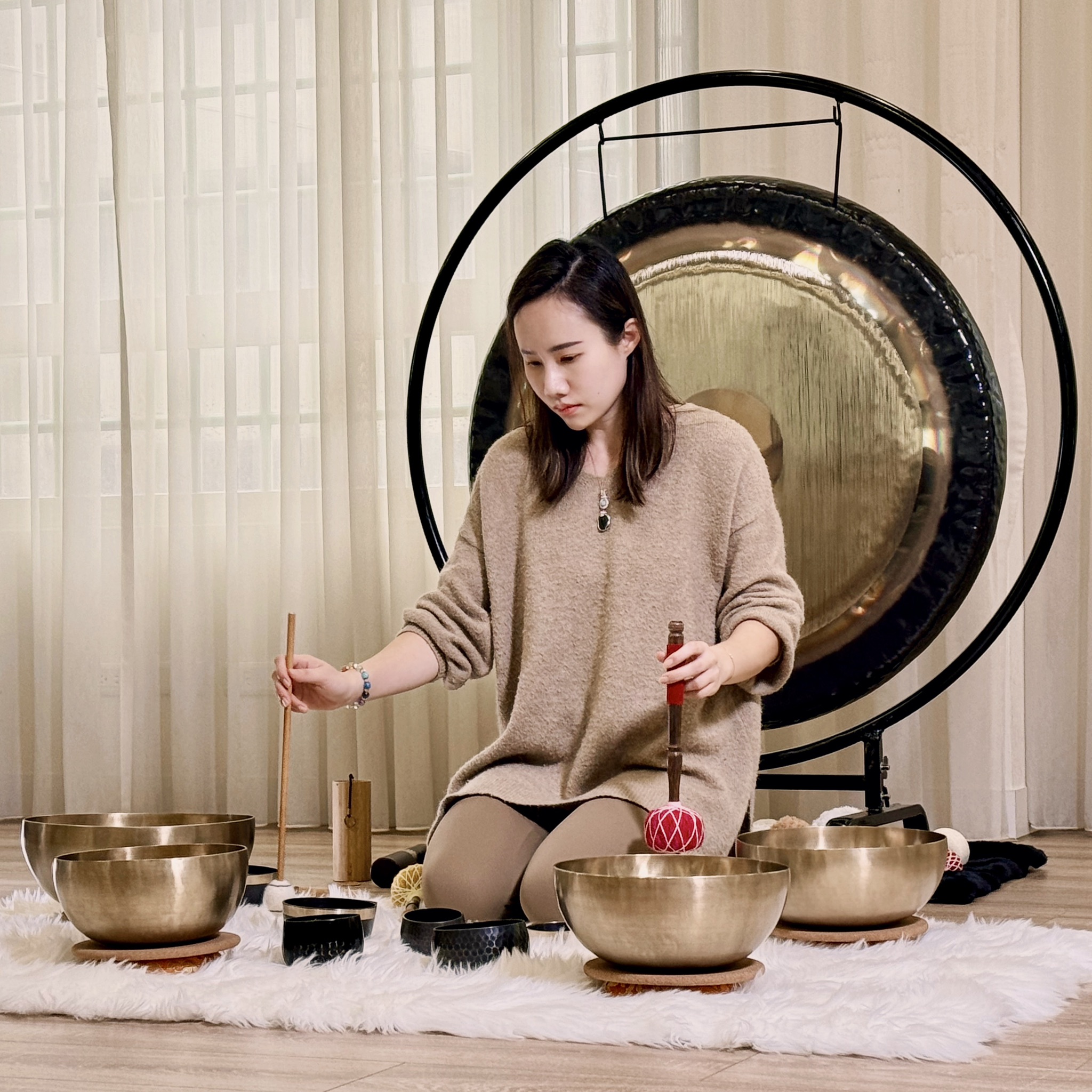 秘書長凌逸婷 Raina